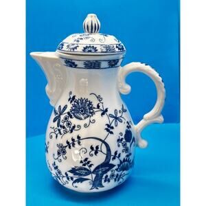 Vienna Woods Blue Onion Coffee Pot w Lid Mann Japan Blue White China 9"